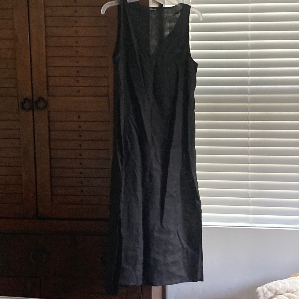 A black linen v-neck Madewell dress in a size small.
